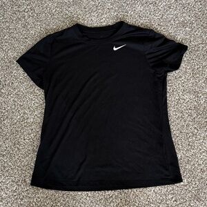 Like New Women’s The Nike Tee Black Size Large
